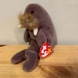 TY Beanie Babies Jolly Walrus 1996 PVC Pellets